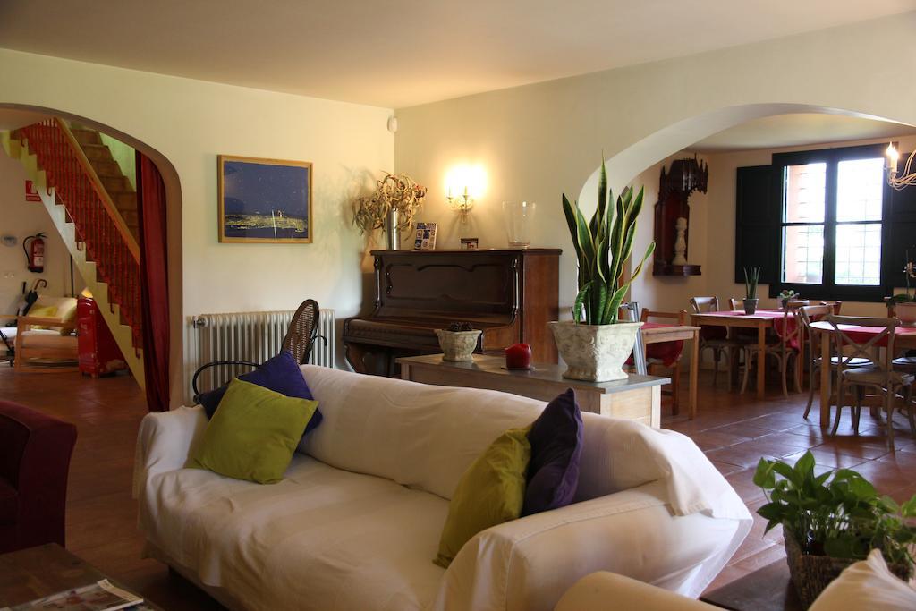 Hostal Nou De Crespia Luaran gambar